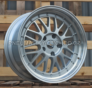 Alu kola Racing Line A1025, 17x8.5 5x120 ET15, stříbrná + leštěný límec